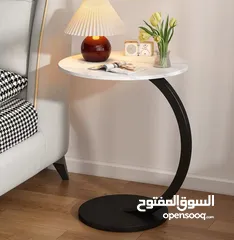  14 استمتع بالراحة والجمال مع طاولة جانبية مستديرة على شكل حرف C، الحل المثالي لكل مكان! يمكن اس