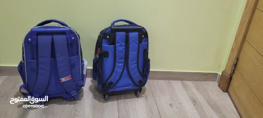  18 حقيبة اولاد مدرسية ذات جودة عالية و استعمال و حفاظ على الحقيبة بحالة ممتازة شبه جديدة و لا عيوب