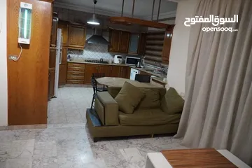  1 مطلوب شريك سكن بشقة قريب الثامن وراء شركة زين