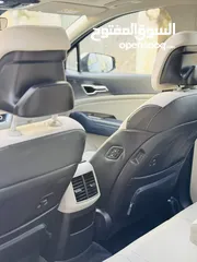  19 كيا سبورتاج هايبرد 2023 فل كامل مع بانوراما - باللون المميز والداخلية المميزة - والسعر المميز