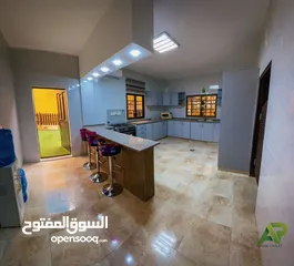  18 شاليهات للإيجار