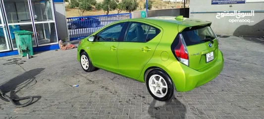  3 تويوتا بريوس سي 2016 بحالة ممتازة جدآ - مالك واحد من الحرة (لم تعمل تطبيقات)