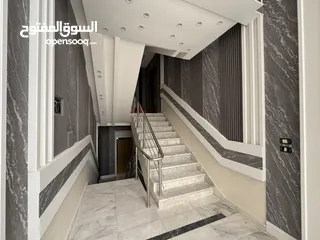  4 شقه شبه ارضي مميزة مساحة 240م مع تراس 200م بسعر مميز (مشروع 112)
