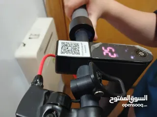  2 سكوتر كهربائي مستعمل  استعمال  خفيف جدا ا