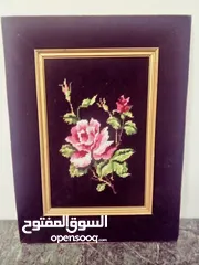  28 لوحات  رسم زيتي.. وتطريز