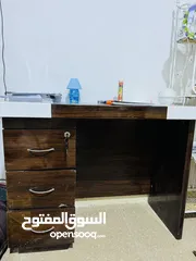  2 ميز مكتبي جديد و نظيف