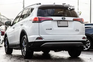  5 Toyota Rav4 XLE 2016