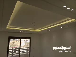  4 شقة ارضية معلقة مميزة على شارعين  بالبنيات  بتشطيب ومواصفات مميزه جدا عن باقي الشقق للبيع المستعجل
