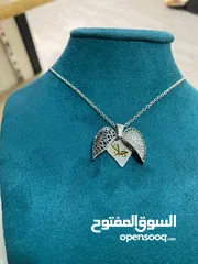  28 الإعلان عن بيع الاكسسوار بارخص الثمن والحقائب النسائية ما عليك سوا الطلب