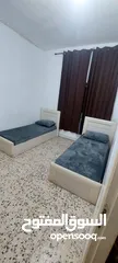  2 شقة أرضية مفروشة للإيجار – مدخل خاص  أم الشرايط قرب مسجد الحسن والحسين