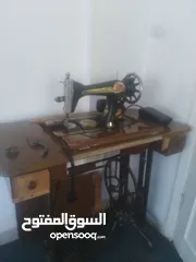  3 مخيطه كلاسيكيه قديمه لكن تخيط بشكل راىع