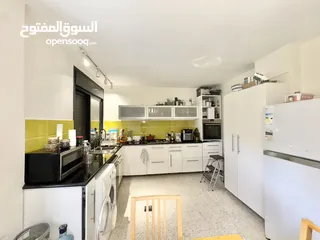  5 شقةً مميزة والعمارة مميزة