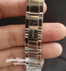  3 ساعه DKNY اصليه للبيع بحاله ممتازه