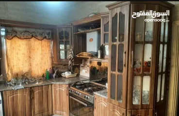  1 منزل مستقل 3 طوابق  للبيع مستغل  للاستثمار ومقسم 4 شقق