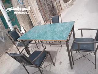  3 طاوله حديد بلاضافه لاربع كراسي منجدات ومدهونات جديد