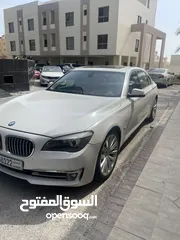  5 BMW 750i super clean