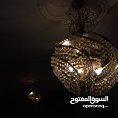  2 ثريا عدد 2 بحالة جيدة مصنوعة من  النحاس بسعر 40 دينار قابل للتفاوض