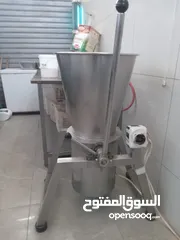  24 عدة مطعم للبيع مستعملة بحالة ممتازة جدا  البيع بداعي السفر..................................