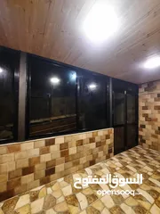  18 شبابيك المنيوم لون برونز زجاج برونز متوفر عدة مقاسات  بحال الوكاله
