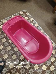  4 سرير بيبي ايكيا وعرباية ماركة وكوت ماركة وكرسي حمام وحوض حمام
