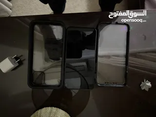  11 آيفون 11 برو ماكس بحالة وكاله مع ‏عظمة مساحة 64 جيجا  بطارية 89٪؜ استعمال سنه وارد كندي