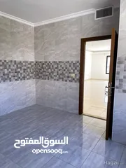  11 شقة طابق ثالث للبيع في الجاردنز ( Property ID : 30142 )