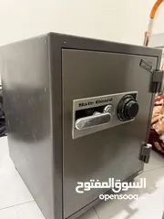  2 خزنة مستعملة للبيع بحالة جيدة جدا