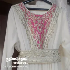  12 فساتين وثواب اي واحد خمسه دنانير