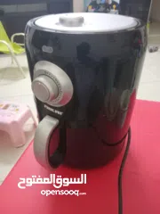  2 Nikai air fryer (like new)