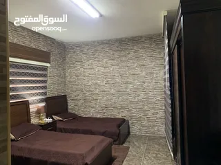  6 شقة للبيع في منطقه الذراع الغربي بقرب من دوار علي صقر.