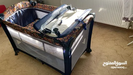  1 سرير رضع -