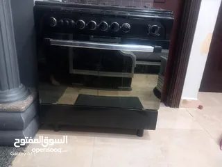  1 العين الزرقاء.