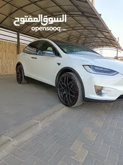  23 Tesla Model X - 2018