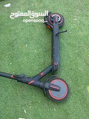  8 سكوتر شاومي كهربائي  المواصفات:  ثلاث وضعيات قيادة:  Eco Mode:  السرعة: 10 كم/ساعة  ا