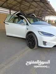  18 Tesla Model X - 2018