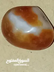  26 حجاره احجار كريمه عقيق و يماني و اوبال حجر القمر زمرد فيروز كهرمان  حجم معدل 2 سم