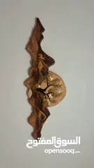  1 لوحه حائط من عجينة الورق والعملات