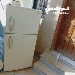  1 ثلاجه هاير مستعمله بحاله جيده تبريد هواء آت تجمع ثلج