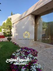  13 فيلا فاخرة مفروشة / مميزة بإطلالات رائعة اعلان رقم ( V10 )