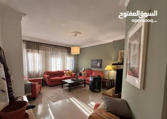  3 شقه غير مفروشه للايجار