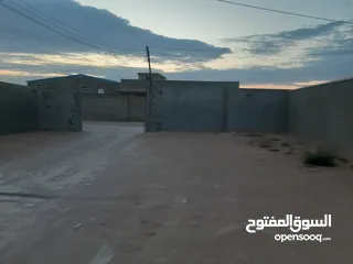  3 عقار للبيع كرزاز بالقرب من مدرسة بدر الكبري بيها منزلين بناء حديث