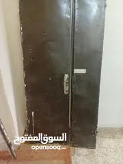  1 باب حديد للبيع 15 دنار