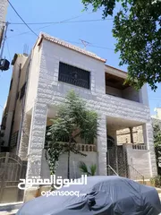  4 عمارة مكونه من 3 طوابق للبيع في الزرقاء