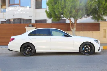  4 Mercedes-Benz E200 AMG Night package بسعر مميز