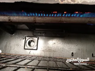  25 غاز 5عيون نحاس نظام 7مفاتيح بشتغل شواية وفرن مع بعض حجم80×60 فل ستانليس ستيل   موجود بالبقعة وعالفحص