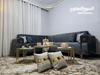  4 جدد غرفة ضيوفك.. طقم كورنر 9 مقاعد لون اسود قماشه ووتربروف خشب سويد استعمال بسيط جدا اقل من شهر