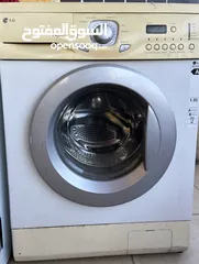  1 غسالة LG بحالة ممتازة للبيع