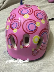  11 سكيت عدد (2) بحال الوكالة حقيبة المنتج تحتوي على: ( سكيت وملحقاته). السعر المذكور للحبة الواحدة.
