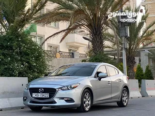  19 مازدا زوم 3 -  2019  بسعر 11600 دينار  كاش لون سلفر    لم تعمل سياحي او تطبيقات نهائي