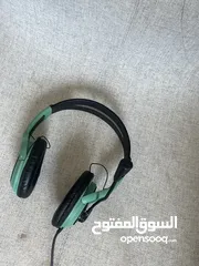  1 سماعة نضيفا ما استعملتها وايد